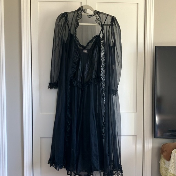 RARE Frederick’s of Hollywood set! slip dress and robe - Picture 2 of 10